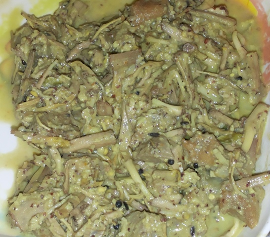 kadaliphula rai(Banana flower with mustard paste)